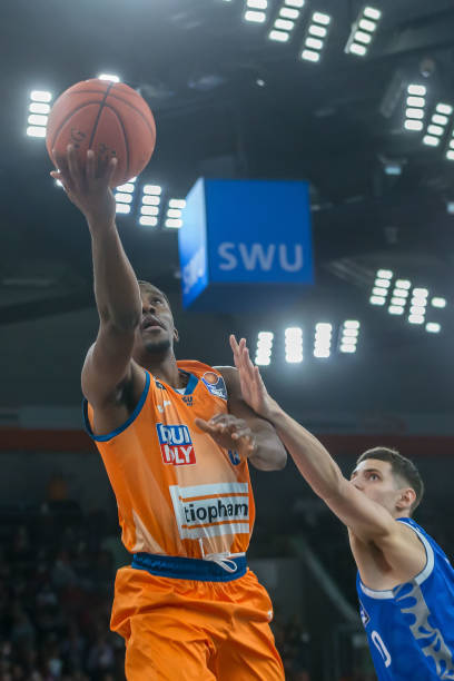 力行不仅在 力行不仅在