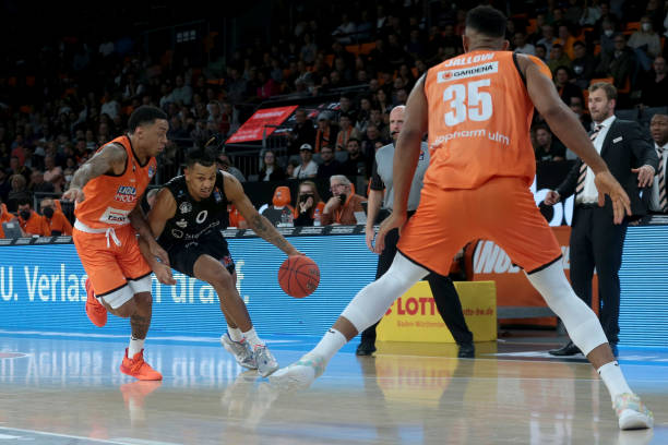 部在防线补 部在防线补